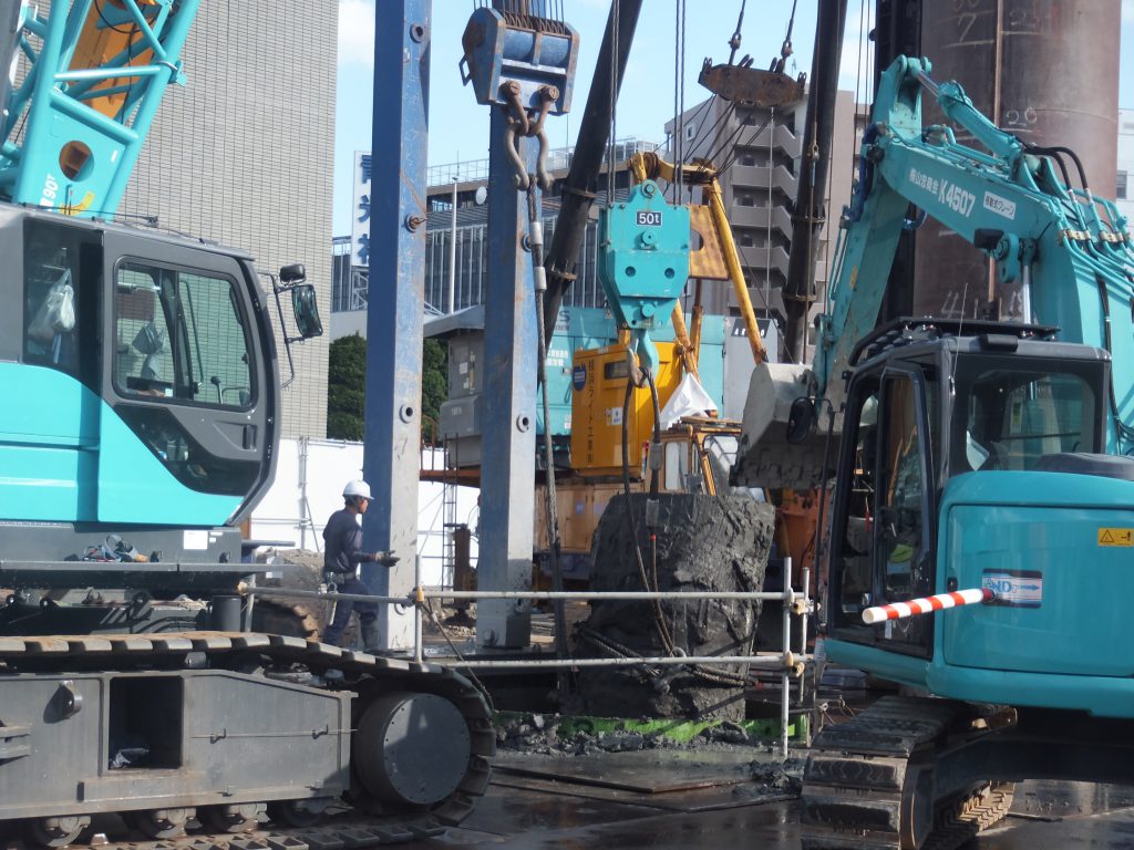 岡山市某施設 既存杭 引抜き工事 建設ビジネス事業の両備リソラ